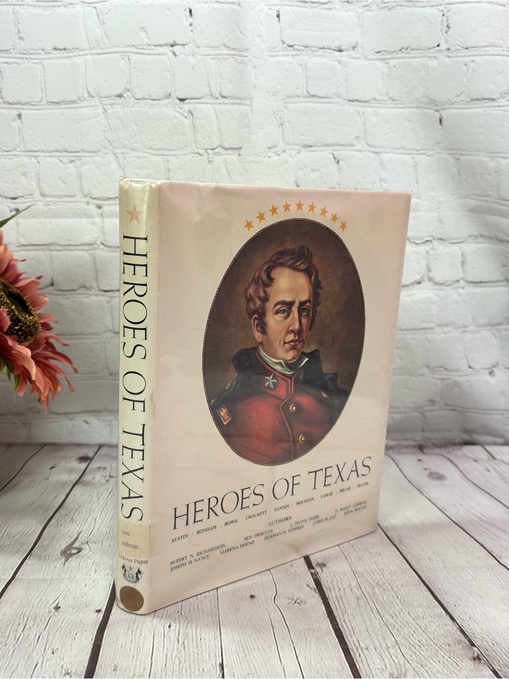 vtg 1973 Heroes of Texas Hardcover Decorative Book ex library retro history